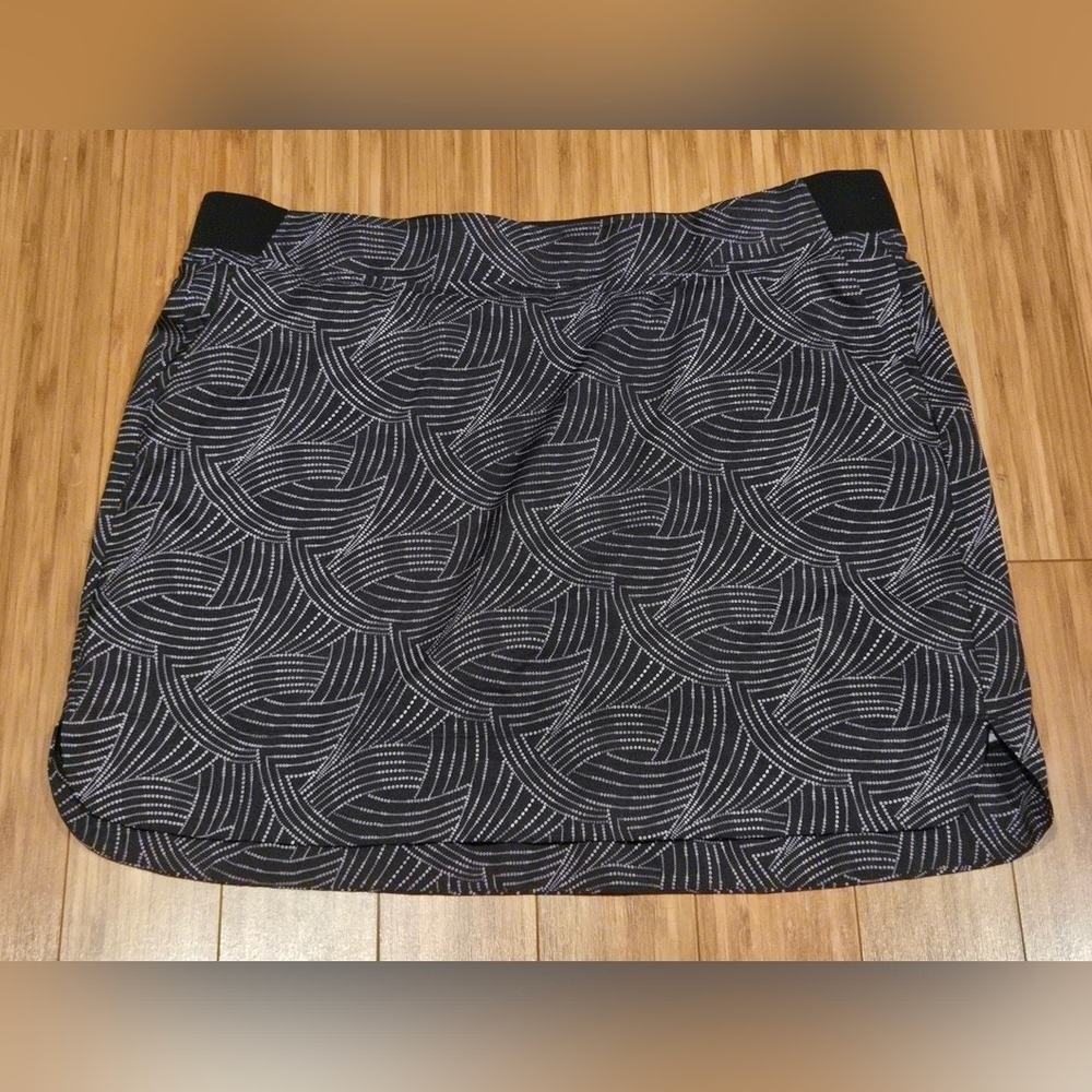 NWOT Cypress Club Black and White Patterned Skirt